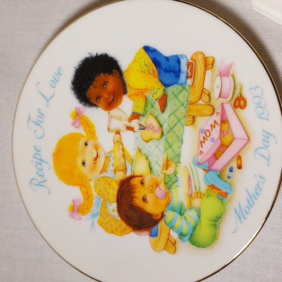 Vintage 1993 Avon Mother's Day Plate in Original Box - Picture 2 of 5